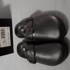 New with box Mia Bela size 9 Black Slip on clog